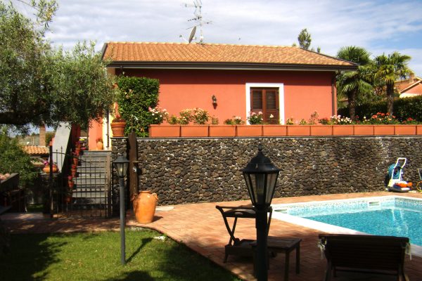 Villa Papavero Rosso - villa at the foot of Mount Etna with private pool